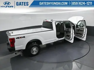 Ford F-350 Super Duty 2022 4x4 XL 4 puertas Cabina de tripulación 6,8 pies SB SRW Camioneta pickup