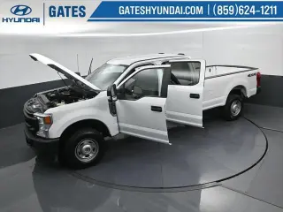 Ford F-350 Super Duty 2022 4x4 XL 4 puertas Cabina de tripulación 6,8 pies SB SRW Camioneta pickup