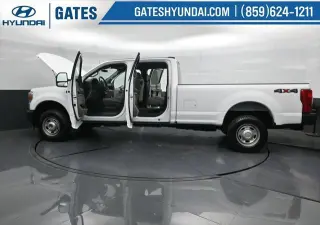 Ford F-350 Super Duty 2022 4x4 XL 4 puertas Cabina de tripulación 6,8 pies SB SRW Camioneta pickup