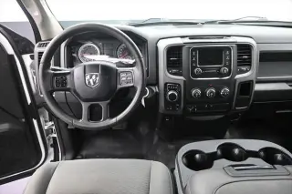 Ram 1500 Classic 2019 4x4 Tradesman 4p. Cabina Doble 5.5 pies CT Camioneta