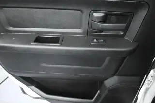 Ram 1500 Classic 2019 4x4 Tradesman 4p. Cabina Doble 5.5 pies CT Camioneta