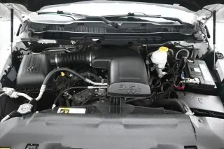 Ram 1500 Classic 2019 4x4 Tradesman 4p. Cabina Doble 5.5 pies CT Camioneta