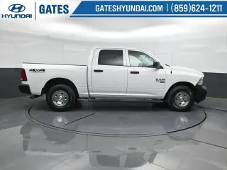 Ram 1500 Classic 2019 4x4 Tradesman 4p. Cabina Doble 5.5 pies CT Camioneta