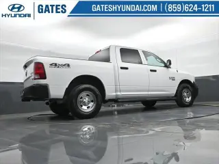 Ram 1500 Classic 2019 4x4 Tradesman 4p. Cabina Doble 5.5 pies CT Camioneta