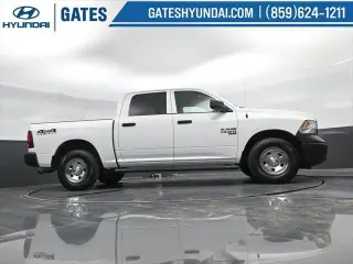 Ram 1500 Classic 2019 4x4 Tradesman 4p. Cabina Doble 5.5 pies CT Camioneta