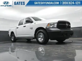 Ram 1500 Classic 2019 4x4 Tradesman 4p. Cabina Doble 5.5 pies CT Camioneta