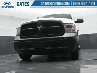 Ram 1500 Classic 2019 4x4 Tradesman 4p. Cabina Doble 5.5 pies CT Camioneta