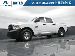 Ram 1500 Classic 2019 4x4 Tradesman 4p. Cabina Doble 5.5 pies CT Camioneta