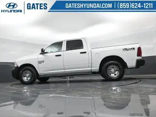 Ram 1500 Classic 2019 4x4 Tradesman 4p. Cabina Doble 5.5 pies CT Camioneta