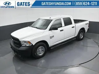 Ram 1500 Classic 2019 4x4 Tradesman 4p. Cabina Doble 5.5 pies CT Camioneta