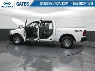 Ram 1500 Classic 2019 4x4 Tradesman 4p. Cabina Doble 5.5 pies CT Camioneta