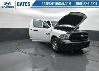 Ram 1500 Classic 2019 4x4 Tradesman 4p. Cabina Doble 5.5 pies CT Camioneta