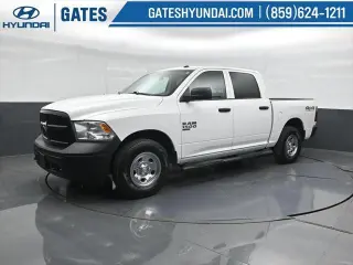 Ram 1500 Classic 2019 4x4 Tradesman 4p. Cabina Doble 5.5 pies CT Camioneta