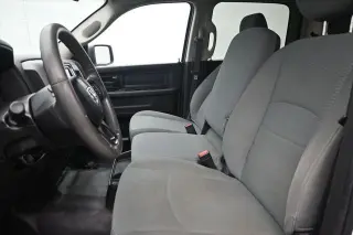Ram 1500 Classic 2019 4x4 Tradesman 4p. Cabina Doble 5.5 pies CT Camioneta