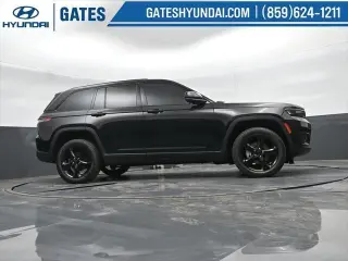 Jeep Grand Cherokee 2023 4x4 Altitude 4p SUV