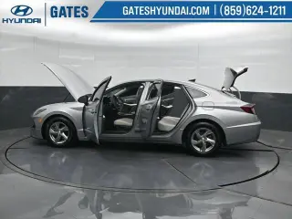Hyundai SONATA 2023 SE Sedán 4p.