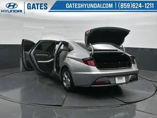 Hyundai SONATA 2023 SE Sedán 4p.