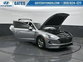 Hyundai SONATA 2023 SE Sedán 4p.