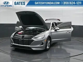 Hyundai SONATA 2023 SE Sedán 4p.