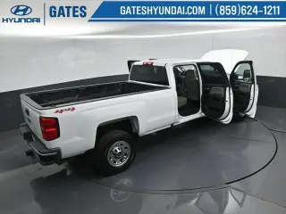 Chevrolet Silverado 3500HD 2017 4x4 Work Truck 4p Crew Cab SRW