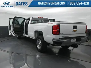 Chevrolet Silverado 3500HD 2017 4x4 Work Truck 4p Crew Cab SRW