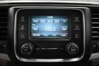 Ram 1500 2018 4x4 Tradesman 4 puertas Cabina Cuádruple 6,3 pies SB Pickup