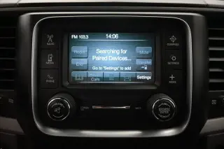 Ram 1500 2018 4x4 Tradesman 4 puertas Cabina Cuádruple 6,3 pies SB Pickup