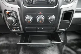 Ram 1500 2018 4x4 Tradesman 4 puertas Cabina Cuádruple 6,3 pies SB Pickup