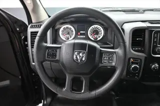 Ram 1500 2018 4x4 Tradesman 4 puertas Cabina Cuádruple 6,3 pies SB Pickup