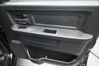 Ram 1500 2018 4x4 Tradesman 4 puertas Cabina Cuádruple 6,3 pies SB Pickup