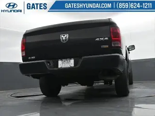 Ram 1500 2018 4x4 Tradesman 4 puertas Cabina Cuádruple 6,3 pies SB Pickup
