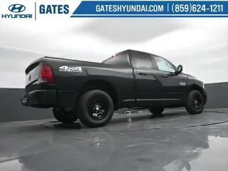 Ram 1500 2018 4x4 Tradesman 4 puertas Cabina Cuádruple 6,3 pies SB Pickup