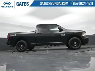 Ram 1500 2018 4x4 Tradesman 4 puertas Cabina Cuádruple 6,3 pies SB Pickup