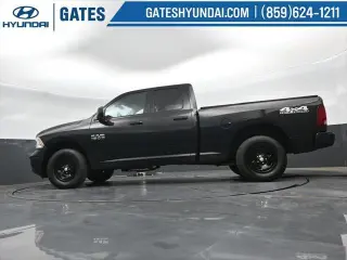 Ram 1500 2018 4x4 Tradesman 4 puertas Cabina Cuádruple 6,3 pies SB Pickup