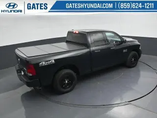 Ram 1500 2018 4x4 Tradesman 4 puertas Cabina Cuádruple 6,3 pies SB Pickup