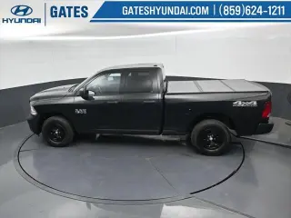 Ram 1500 2018 4x4 Tradesman 4 puertas Cabina Cuádruple 6,3 pies SB Pickup