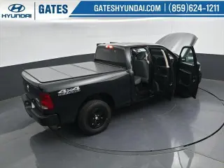 Ram 1500 2018 4x4 Tradesman 4 puertas Cabina Cuádruple 6,3 pies SB Pickup