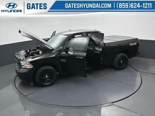 Ram 1500 2018 4x4 Tradesman 4 puertas Cabina Cuádruple 6,3 pies SB Pickup