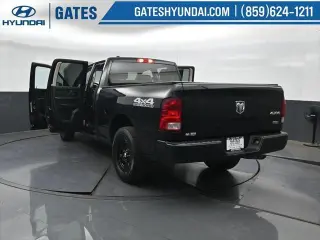 Ram 1500 2018 4x4 Tradesman 4 puertas Cabina Cuádruple 6,3 pies SB Pickup