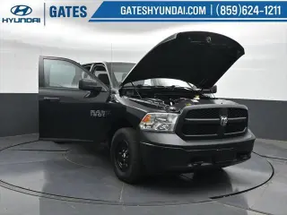 Ram 1500 2018 4x4 Tradesman 4 puertas Cabina Cuádruple 6,3 pies SB Pickup