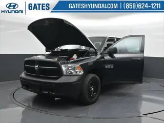 Ram 1500 2018 4x4 Tradesman 4 puertas Cabina Cuádruple 6,3 pies SB Pickup