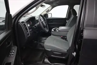 Ram 1500 2018 4x4 Tradesman 4 puertas Cabina Cuádruple 6,3 pies SB Pickup