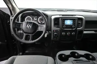 Ram 1500 Classic 2019 4x4 Tradesman 4p. Cabina de Conductor Completa 5.5 pies Cabina Extendida Pickup