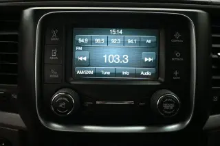 Ram 1500 Classic 2019 4x4 Tradesman 4p. Cabina de Conductor Completa 5.5 pies Cabina Extendida Pickup