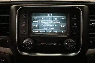 Ram 1500 Classic 2019 4x4 Tradesman 4p. Cabina de Conductor Completa 5.5 pies Cabina Extendida Pickup