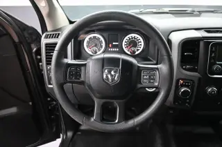 Ram 1500 Classic 2019 4x4 Tradesman 4p. Cabina de Conductor Completa 5.5 pies Cabina Extendida Pickup