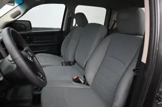 Ram 1500 Classic 2019 4x4 Tradesman 4p. Cabina de Conductor Completa 5.5 pies Cabina Extendida Pickup