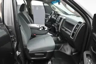 Ram 1500 Classic 2019 4x4 Tradesman 4p. Cabina de Conductor Completa 5.5 pies Cabina Extendida Pickup