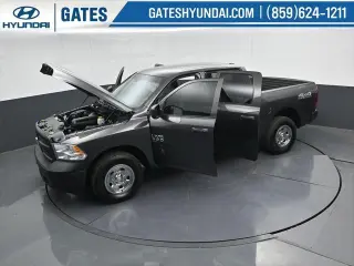 Ram 1500 Classic 2019 4x4 Tradesman 4p. Cabina de Conductor Completa 5.5 pies Cabina Extendida Pickup