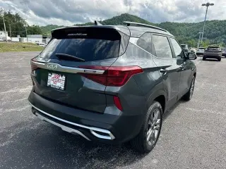 Kia Seltos 2023 AWD S 4p SUV